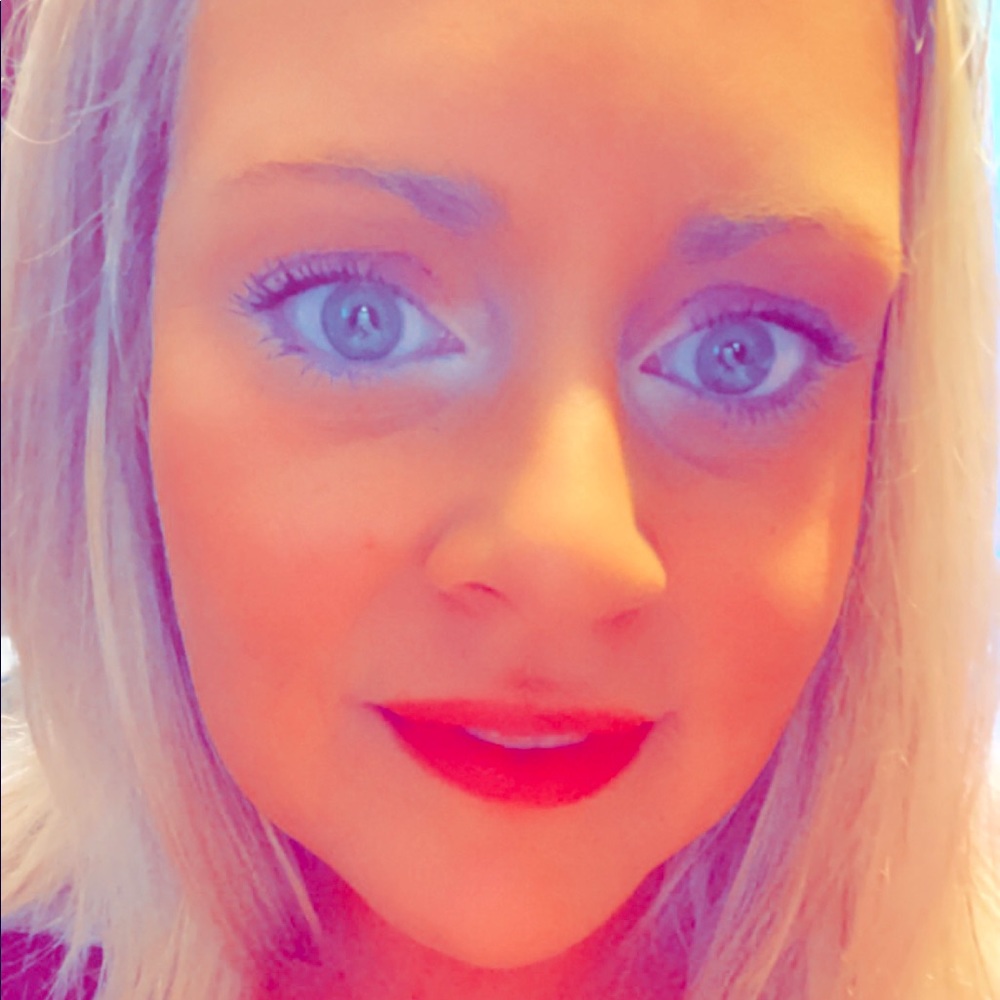 Meet your Posher, Crystal